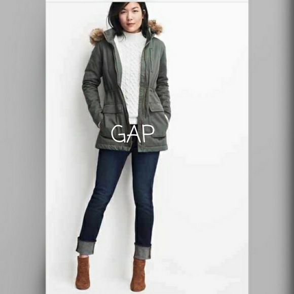 GAP Denim - GAP CROP STRAIGHT CUFF JEANS, SIZE 6